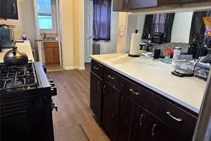 24-31 Deerfield Rd, Far Rockaway, NY 11691 - Photo 6