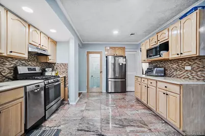 2431 Deerfield Road, Far Rockaway, NY 11691 - Photo 4