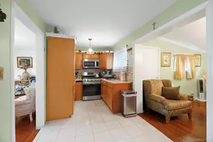 34 Tamarack St, Central Islip, NY 11722 - Photo 4