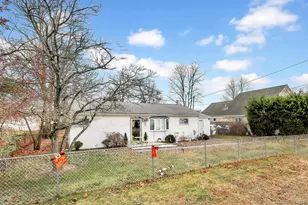 34 Tamarack St, Central Islip, NY 11722 - Photo 2