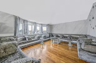 84-70 159th St, Jamaica, NY 11432 - Photo 4