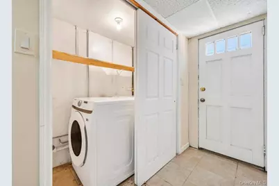 181 Martens Avenue, Valley Stream, NY 11580 - Photo 36