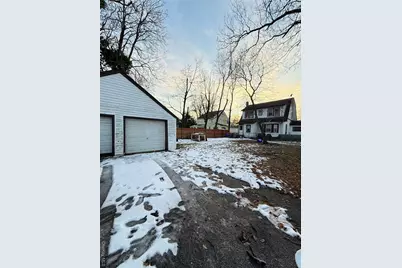 18 Hotchkiss Place, Freeport, NY 11520 - Photo 6