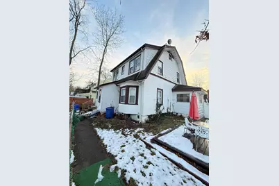 18 Hotchkiss Place, Freeport, NY 11520 - Photo 8