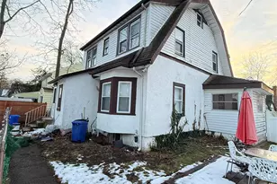 18 Hotchkiss Pl, Freeport, NY 11520 - Photo 8