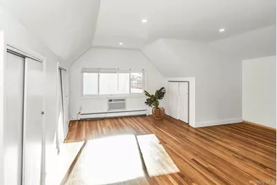 38 Fireplace Lane, Hicksville, NY 11801 - Photo 18