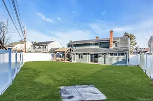 38 Fireplace Ln, Hicksville, NY 11801 - Photo 20