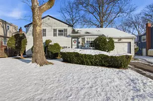 2393 Maple Ave, Seaford, NY 11783 - Photo 2