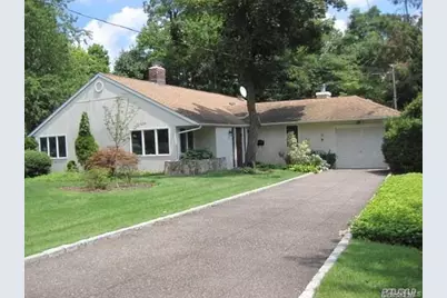 26 Ridge Drive E, Roslyn, NY 11576 - Photo 2