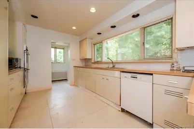 1 Parkside Drive, Great Neck, NY 11021 - Photo 10