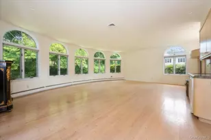 1 Parkside Dr, Great Neck, NY 11021 - Photo 4