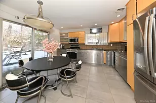 11 Lomond Ave, Chestnut Ridge, NY 10977 - Photo 8