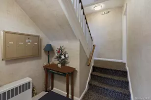 47 Nathan Hale Dr, Huntington, NY 11743 - Photo 4