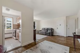 47 Nathan Hale Dr, Huntington, NY 11743 - Photo 8