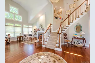 38 Fieldstone Lane, Oyster Bay, NY 11771 - Photo 2