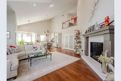 38 Fieldstone Lane, Oyster Bay, NY 11771 - Photo 14