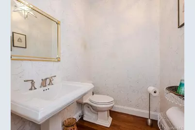 38 Fieldstone Lane, Oyster Bay, NY 11771 - Photo 16