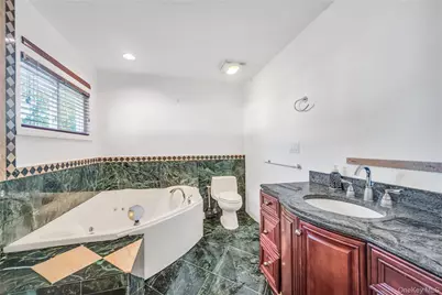 6 Regal Lane, Levittown, NY 11756 - Photo 12