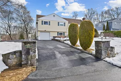 800 Terrace Place, Cortlandt Manor, NY 10567 - Photo 2