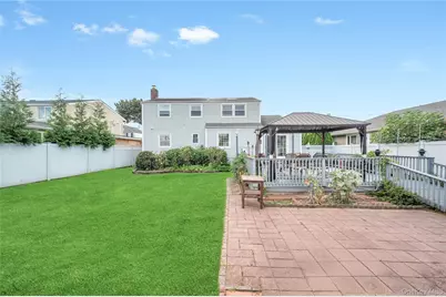 154 8th Street, Bethpage, NY 11714 - Photo 2