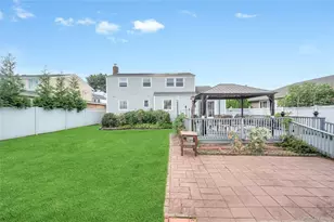 154 8th St, Bethpage, NY 11714 - Photo 2