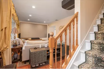 8 Hillside Lane, Syosset, NY 11791 - Photo 14