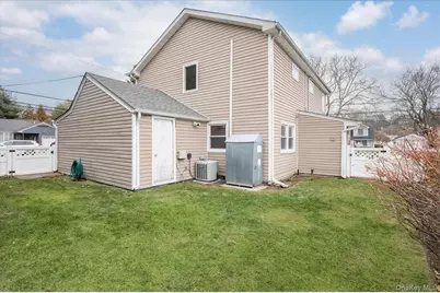 8 Hillside Lane, Syosset, NY 11791 - Photo 24