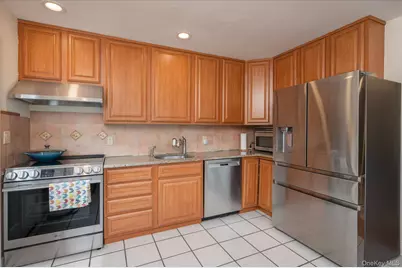 8 Hillside Lane, Syosset, NY 11791 - Photo 8