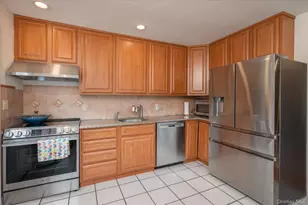 8 Hillside Ln, Syosset, NY 11791 - Photo 8