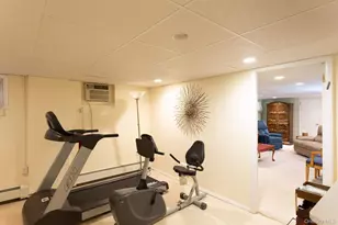 73-10 169th St, Fresh Meadows, NY 11366 - Photo 14