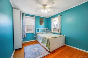 81-08 164th Pl, Jamaica, NY 11432 - Photo 12