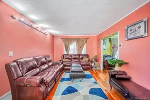 81-08 164th Pl, Jamaica, NY 11432 - Photo 4