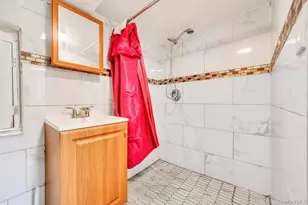 81-08 164th Pl, Jamaica, NY 11432 - Photo 24