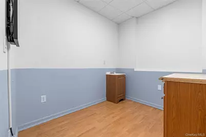 12115 Jamaica Avenue, Richmond Hill, NY 11418 - Photo 4