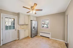 266 W 16th St, Deer Park, NY 11729 - Photo 10