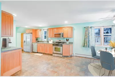 20 Blythe Road, Ronkonkoma, NY 11779 - Photo 6