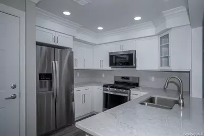 90 Westwood Drive #197, Westbury, NY 11590 - Photo 2