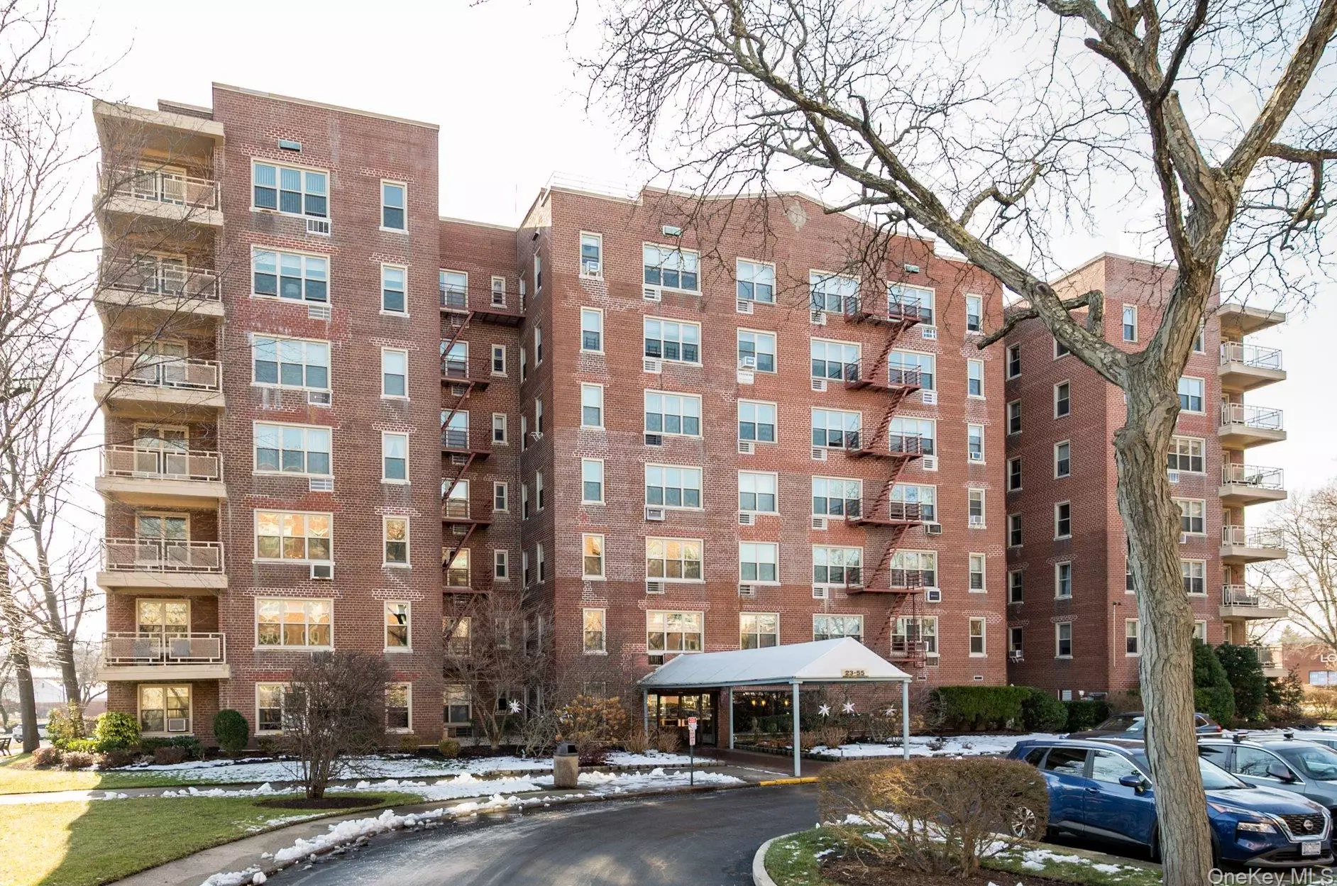 2 Bay Club Drive # 2T, Bayside, NY 11360 | MLS #946808, image size:1884x1249