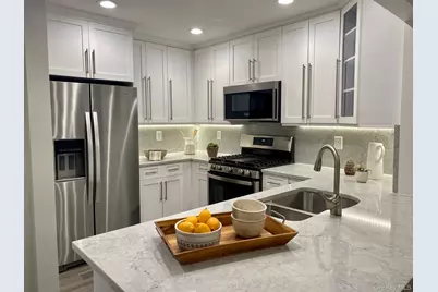 145 Westwood Drive #160, Westbury, NY 11590 - Photo 2