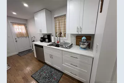 46 Maxwell Avenue, Oyster Bay, NY 11771 - Photo 6