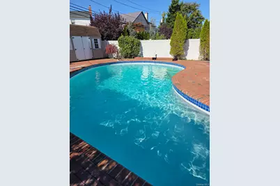 1554 Holiday Park Drive, Wantagh, NY 11793 - Photo 34