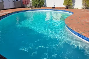 1554 Holiday Park Dr, Wantagh, NY 11793 - Photo 34