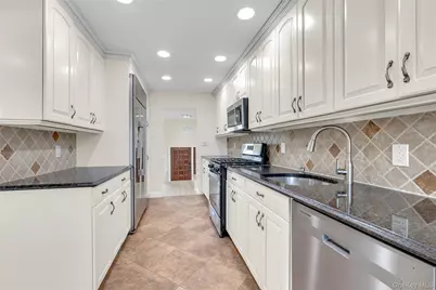 1554 Holiday Park Drive, Wantagh, NY 11793 - Photo 12