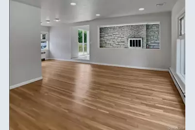 571 Richmond Road, East Meadow, NY 11554 - Photo 2