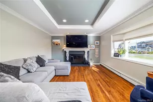 272 Baylawn Ave, Copiague, NY 11726 - Photo 4