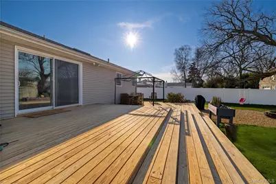 272 Baylawn Avenue, Copiague, NY 11726 - Photo 22