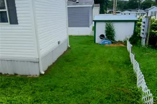 57 Mountain View Mobile Home Park, Stony Point, NY 10980 - Photo 6