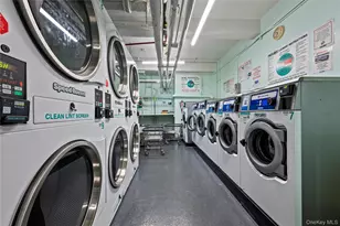 84-31 Van Wyck Expressway, Jamaica, NY 11435 - Photo 14