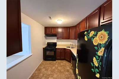 55 Pinebrook Place, Bay Shore, NY 11706 - Photo 8