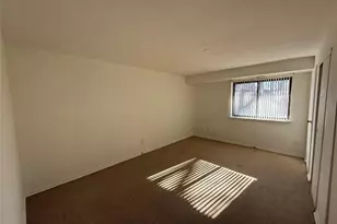 55 Pinebrook Pl, Bay Shore, NY 11706 - Photo 8